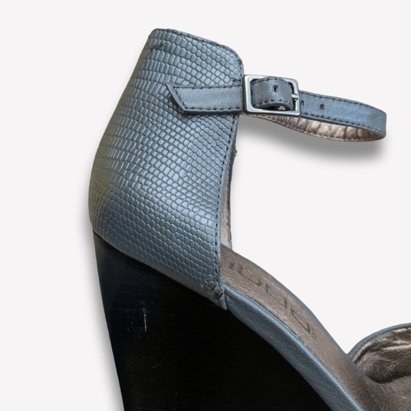 Moda Spana Charcoal Wedge Heels, 6 1/2 M - Picture 8 of 10